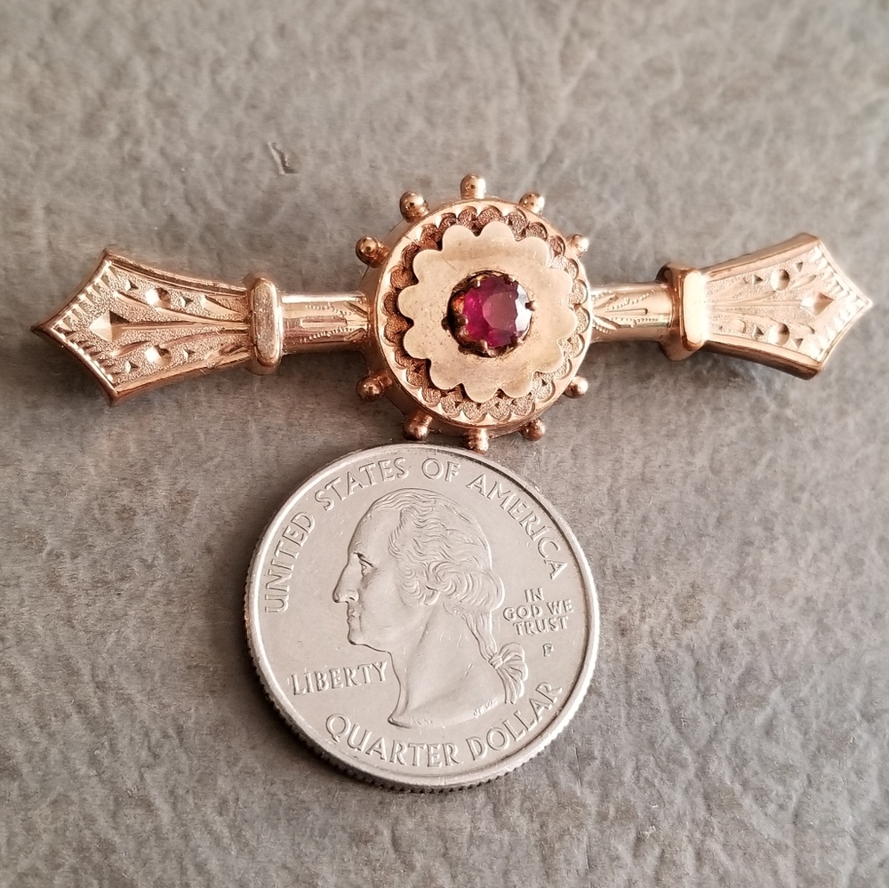 Antique bar pin Victorian gold tone Etruscan brooch 1800s red pink gem - Picture 11 of 13